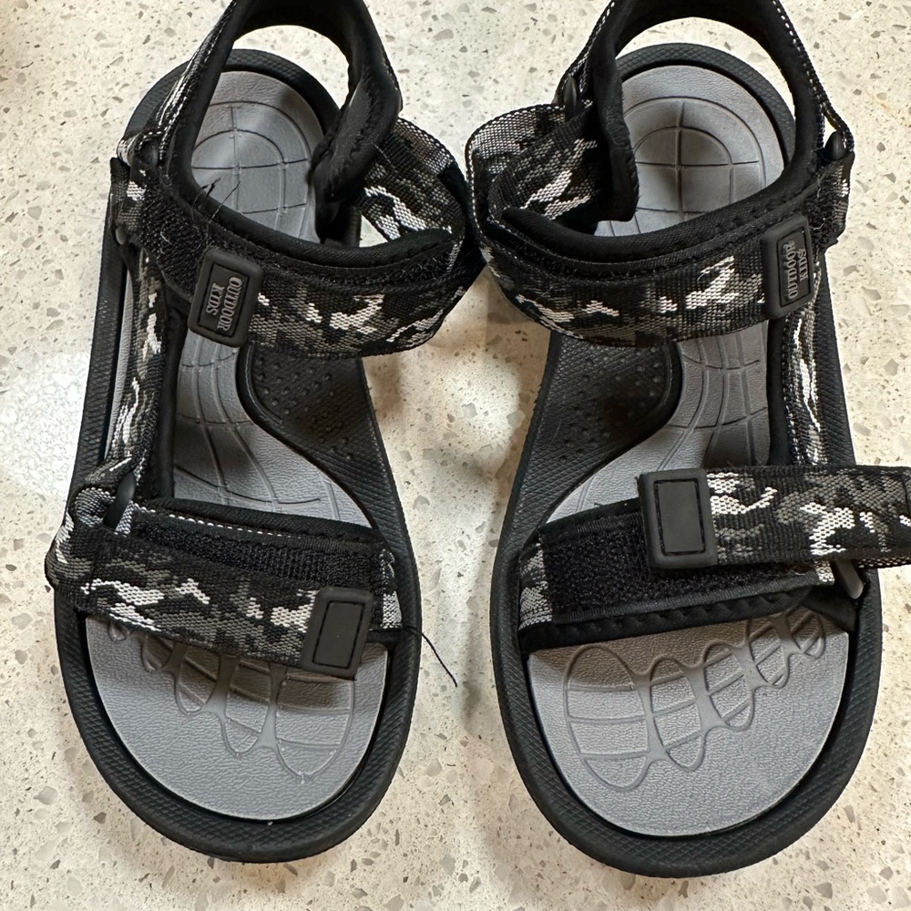 Black Sport Sandals with Adjustable Straps and Sturdy Sole